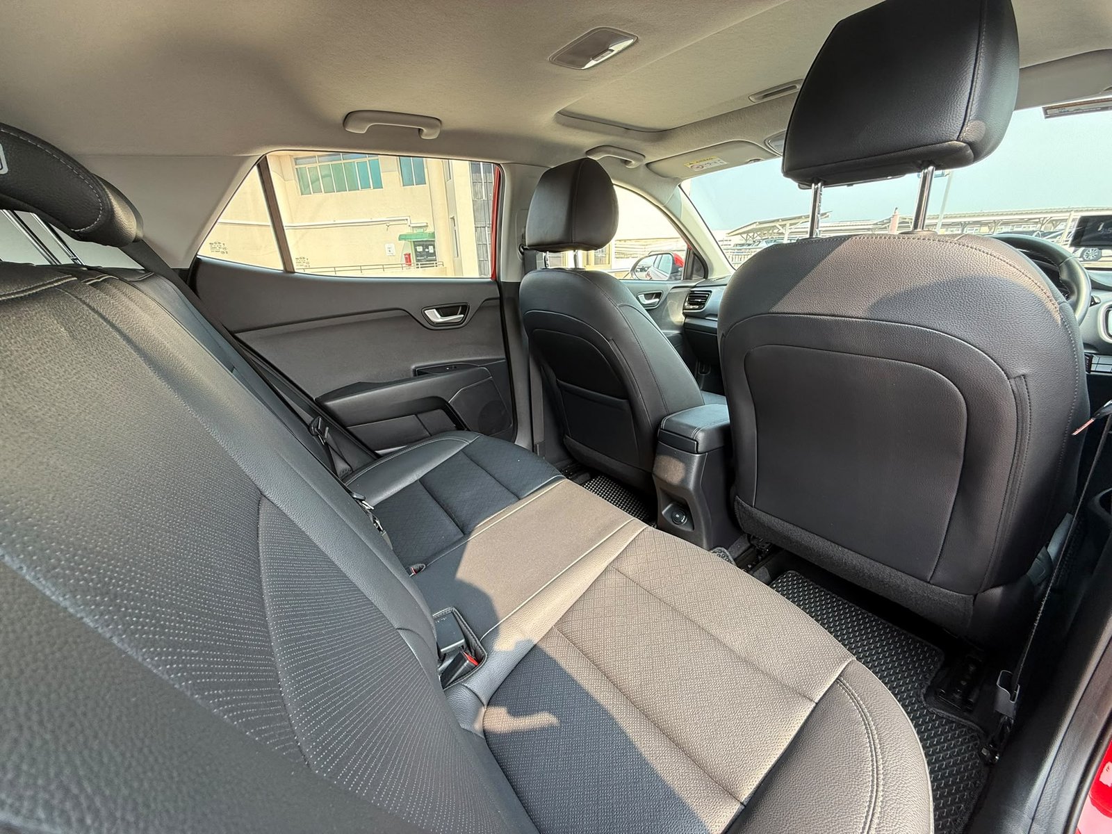 Kia Stonic 1.0 SR photo 8